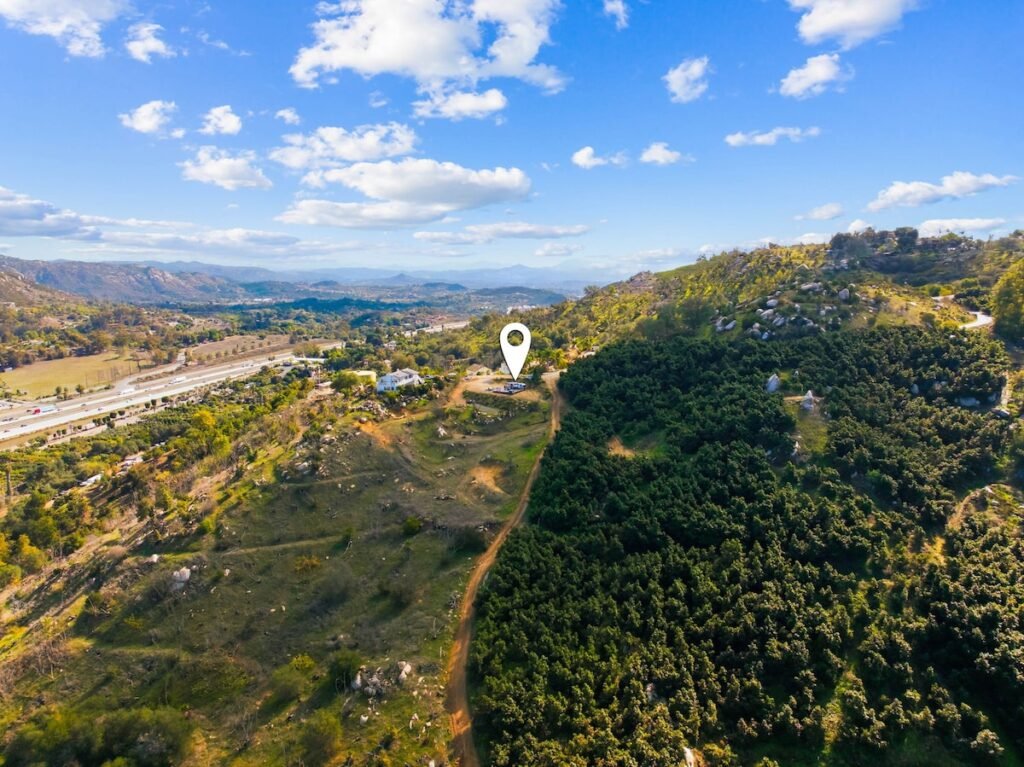 Ultimate Airstream — OMG Views, Hot Tub, Fire Pit photo 15