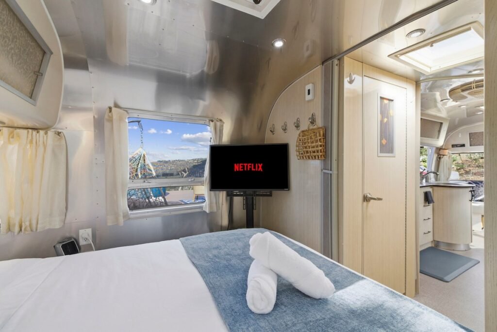 Ultimate Airstream — OMG Views, Hot Tub, Fire Pit photo 29