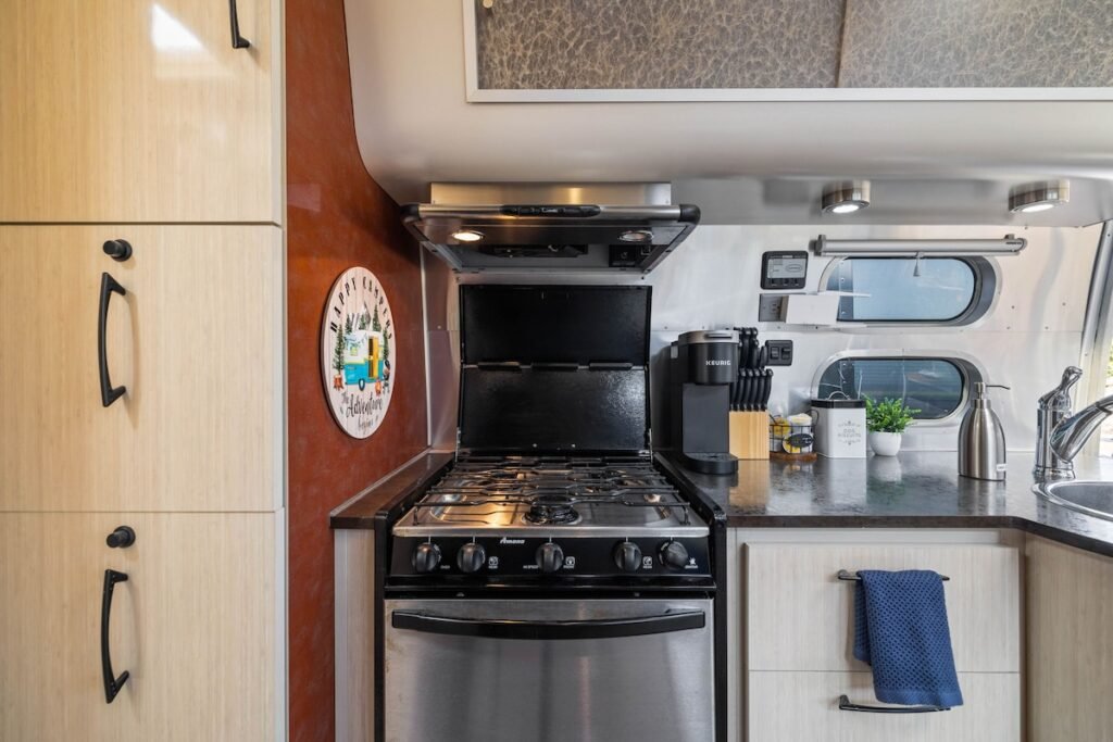 Ultimate Airstream — OMG Views, Hot Tub, Fire Pit photo 39