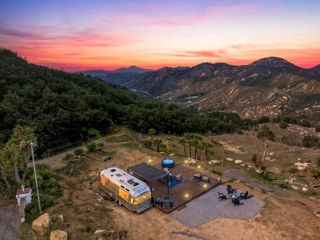 Ultimate Airstream — OMG Views, Hot Tub, Fire Pit photo 3